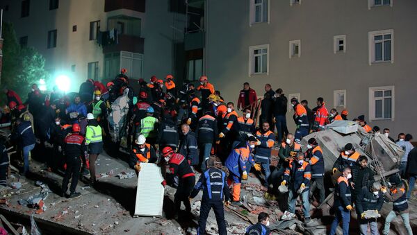Здание обрушилось в Стамбуле 6 февраля 2019 года - Sputnik Казахстан