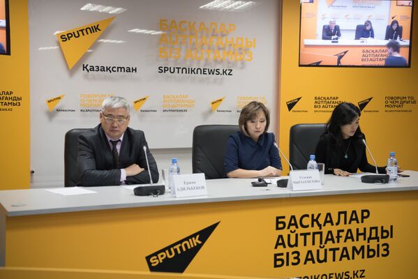 Участники пресс-конференции, посвященной Всемирному дню борьбы с инсультом - Sputnik Казахстан