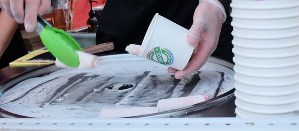 Архивное фото  продавца эко-мороженого - Sputnik Казахстан