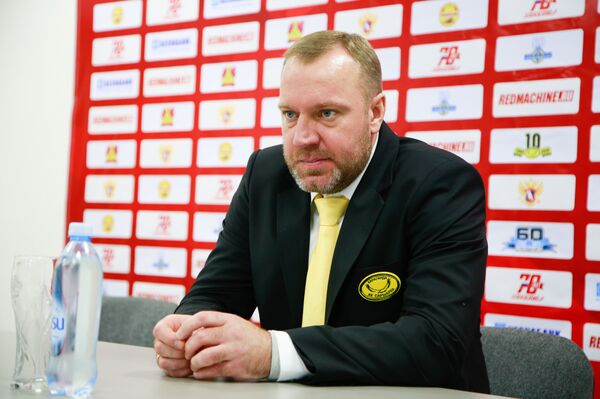 Главный тренер ХК Сарыарка Вадим Епанчинцев - Sputnik Казахстан