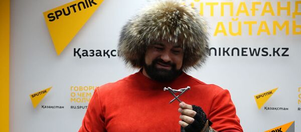 Сергей Цырульников күрделі трюктер орындады - видео - Sputnik Қазақстан