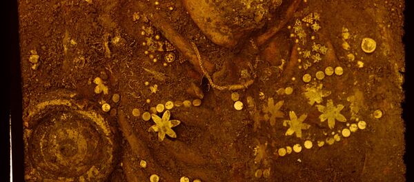 Золотые украшения, найденные в кургане Тилля-тепе в Афганистане Золотые украшения, найденные в кургане Тилля-тепе в Афганистане - Sputnik Казахстан