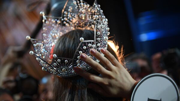 Корона на конкурсе красоты - Sputnik Казахстан