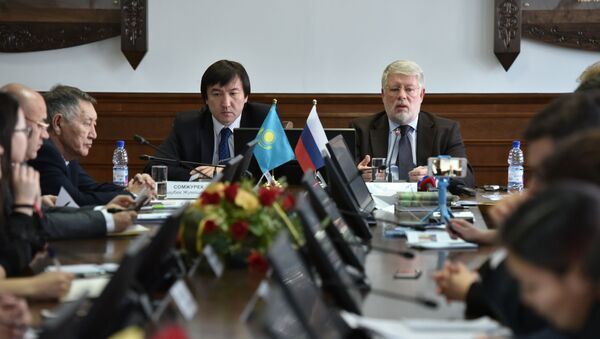 Посол России в Казахстане Алексей Бородавкин на встрече со студентами и преподавателями в ЕНУ - Sputnik Казахстан