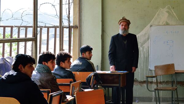 В учебной аудитории Кабульского политехнического института - Sputnik Казахстан