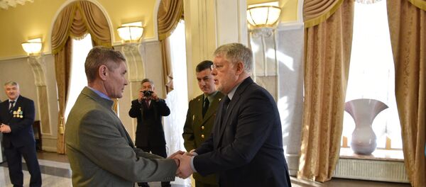  В посольстве России в РК вручили медали За боевые заслуги участнику боевых действий в Афганистане Фаилу Шаисламову - Sputnik Казахстан