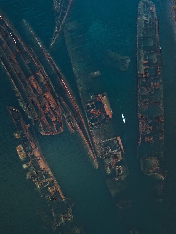 Затонувшие корабли в бухте Труда, Приморский край, Россия - Sputnik Казахстан