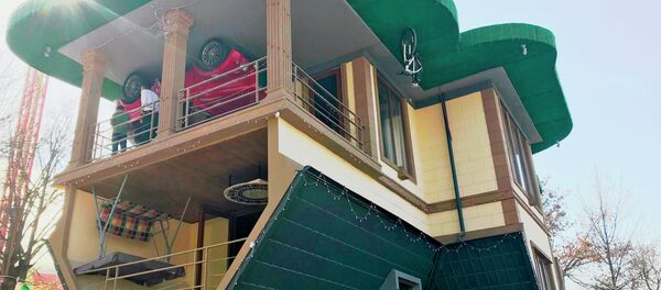 Перевернутый дом в Шымкенте - Sputnik Казахстан