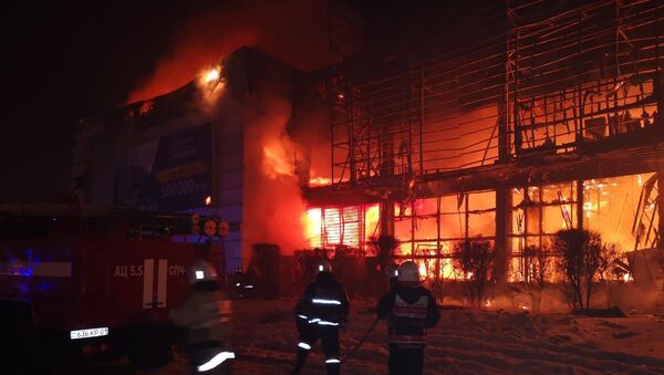 Крупный пожар в здании Хайвилл Казахстан в Астане  - Sputnik Казахстан