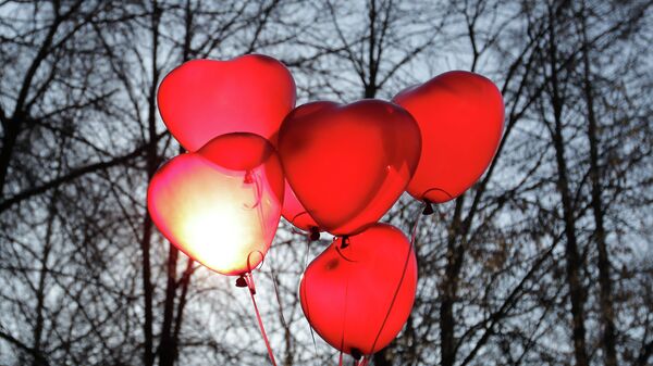 Воздушные шары в виде сердец - Sputnik Казахстан
