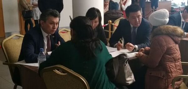 На личный прием к акиму Астаны выстроилась очередь На личный прием к акиму Астаны выстроилась очередь - Sputnik Казахстан