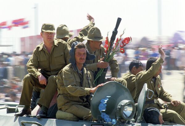 15 мая 1988 года. Начался поэтапный вывод ограниченного контингента советских войск из Афганистана. - Sputnik Казахстан