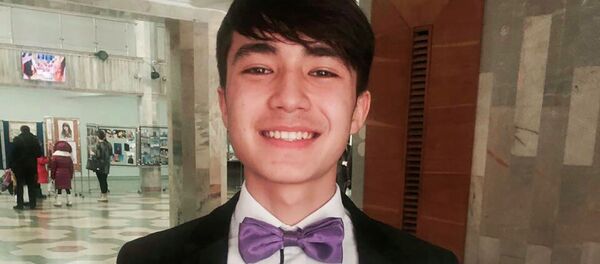 Ученик 10-го класса школы №39 Надир Омаргазиев, спасший пятилетнего ребенка, упавшего в колодец глубиной два метра в Астане - Sputnik Казахстан