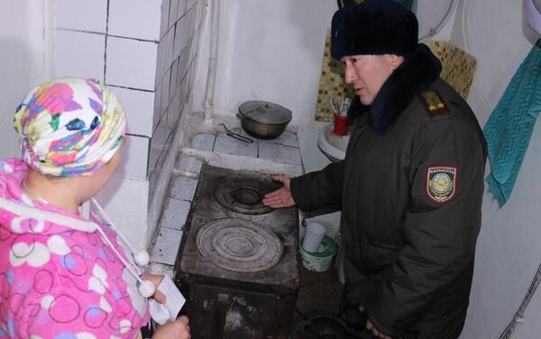 Департамент по ЧС Алматинской области организовал в регионе Дни пожарной безопасности в жилом секторе - Sputnik Казахстан