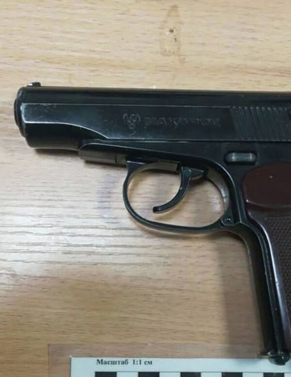 Мужчина пытался провезти пистолет из Алматы в Астану в багаже  - Sputnik Казахстан