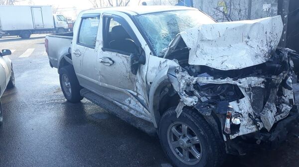 Трактор разорвало на части при ДТП в Алматы - Sputnik Казахстан