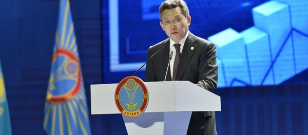 Аким Астаны Бахыт Султанов на отчетной встрече с населением  - Sputnik Қазақстан