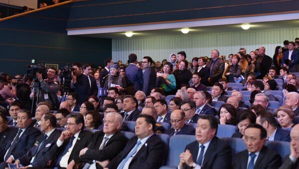 Астанчане выстроились в очередь, чтобы задать вопросы акиму - Sputnik Қазақстан