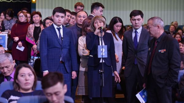 Астанчане выстроились в очередь, чтобы задать вопросы акиму - Sputnik Казахстан