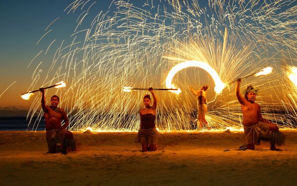 Огненное шоу на острове Фиджи  - Sputnik Казахстан