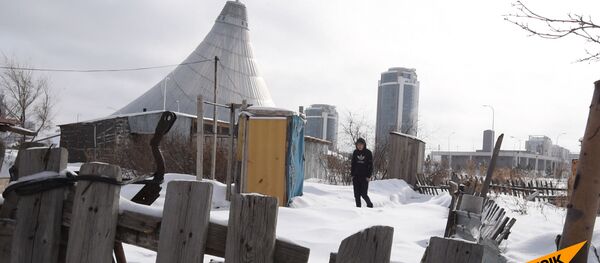 Как жители столицы выживают в трущобах левобережья - видео - Sputnik Казахстан