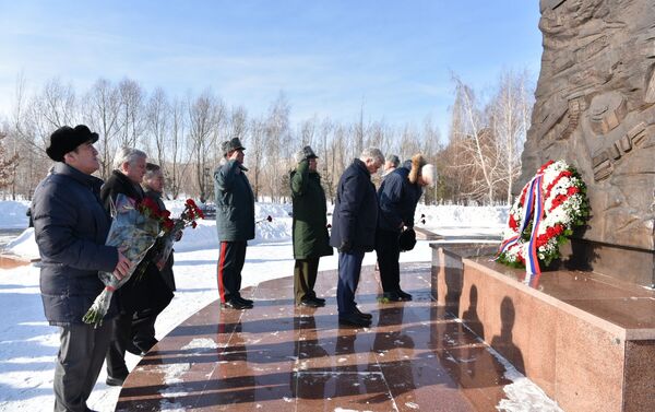 В Астане почтили память героев-панфиловцев - Sputnik Казахстан