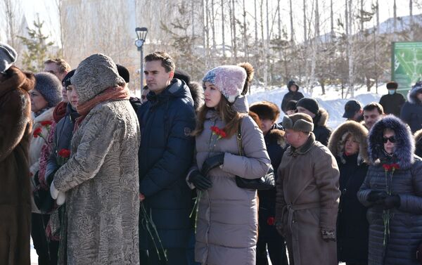 В Астане почтили память героев-панфиловцев - Sputnik Казахстан