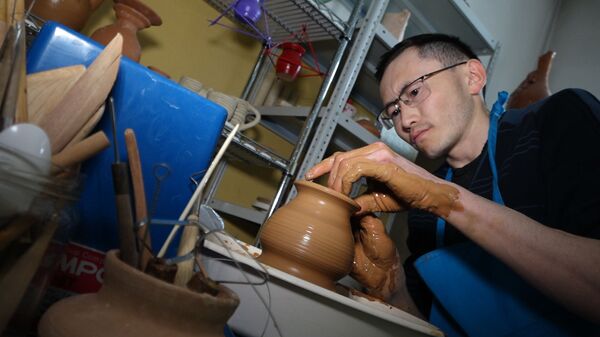 Создатель первой мойки для инвалидных колясок в стране: безвыходных ситуаций нет Создатель первой мойки для инвалидных колясок в стране: безвыходных ситуаций нет - Sputnik Казахстан