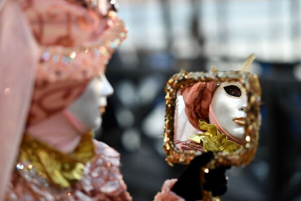 Венециядағы карнавалға қатысушы - Sputnik Казахстан