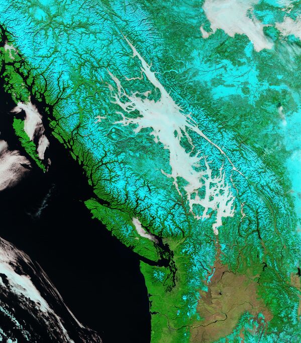 Вид из космоса туманной долины в Британской Колумбии, Канада.  - Sputnik Казахстан
