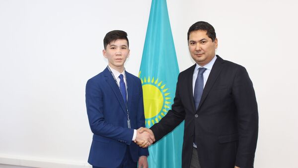 Ученик 9 класса Дамир Бозаев стал внештатным советником  - Sputnik Казахстан