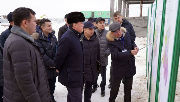 Премьер-министр Аскар Мамин ознакомился с ходом решения проблем жителей окраин столицы - Sputnik Казахстан