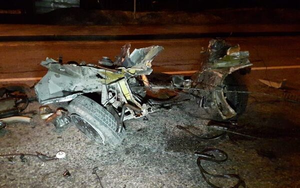 Переднюю часть автомобиля вырвало от столкновения с деревьями - Sputnik Казахстан