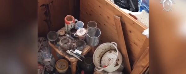 Заброшенная квартира, в которой нашли девочку-маугли - Sputnik Казахстан