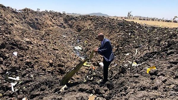 Обломки самолета авиакомпании Ethiopian Airlines  - Sputnik Казахстан