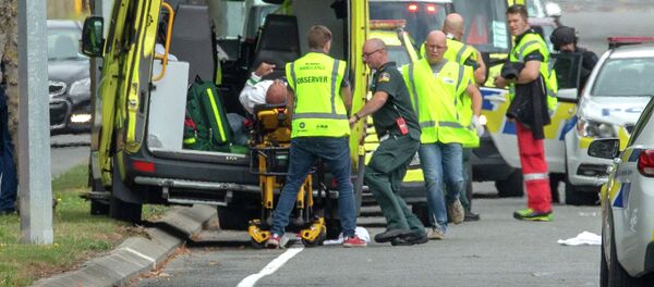 Сотрудники службы спасения на месте нападения на мечети в Новой Зеландии Сотрудники службы спасения на месте нападения на мечети в Новой Зеландии - Sputnik Казахстан