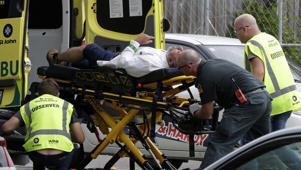 Помощь пострадавшему после стрельбы в мечети Ан-Нур в Крайстчерче, Новая Зеландия  - Sputnik Қазақстан