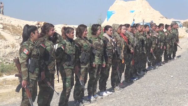 Девушки против боевиков ИГ: как готовят к бою женский батальон в Мосуле - Sputnik Казахстан