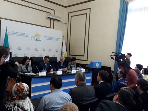 Вы же образованные люди: Сапарбаев призвал многодетных к спокойствию Вы же образованные люди: Сапарбаев призвал многодетных к спокойствию - Sputnik Казахстан