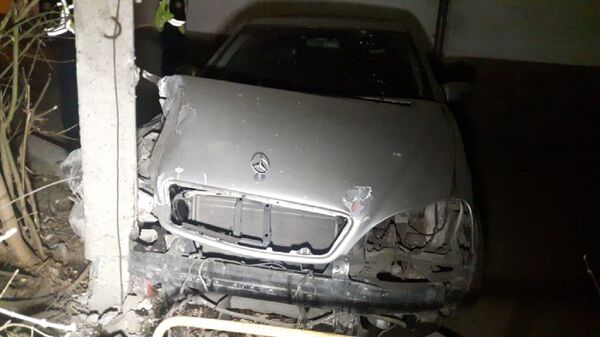 Девушка не справилась с управлением: автомобиль обнял столб в Алматы - Sputnik Казахстан