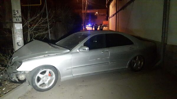 Девушка не справилась с управлением: автомобиль обнял столб в Алматы - Sputnik Казахстан