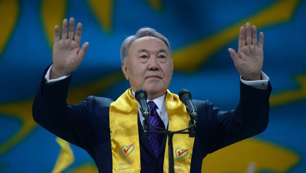 Нурсултан Назарбаев после оглашения результатов выборов 2015 года, архивное фото - Sputnik Казахстан