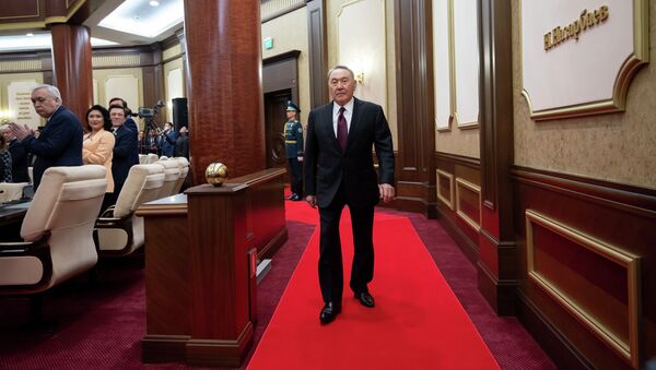 Нурсултан Назарбаев в ходе совместного заседания палат парламента - Sputnik Казахстан