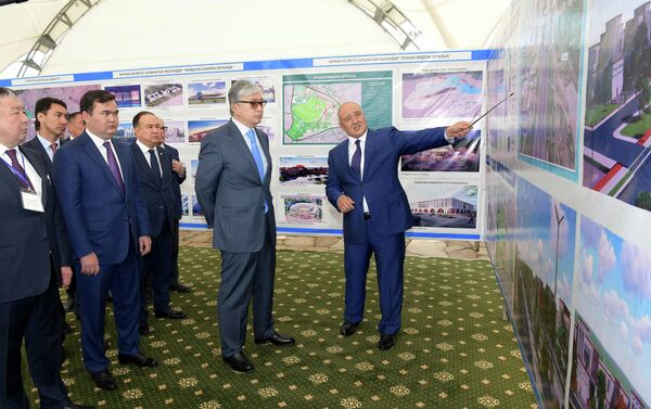 Президент Казахстана Касым-Жомарт Токаев посетил мавзолей Ходжа Ахмеда Яссави - Sputnik Казахстан
