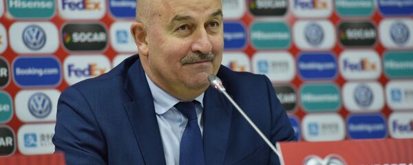 Главный тренер сборной России по футболу Станислав Черчесов - Sputnik Казахстан