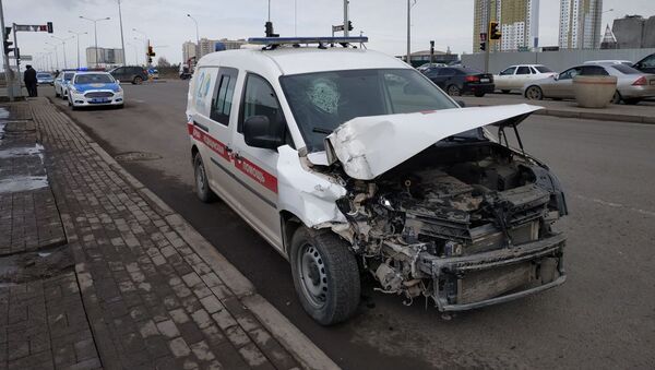 Крупная авария произошла на пересечении улицы Улы Дала и проспекта Кабанбай батыра в Нур-Султане - Sputnik Казахстан