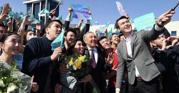 Первый президент Казахстана – Елбасы Нурсултан Назарбаев прибыл в Алматы - Sputnik Казахстан