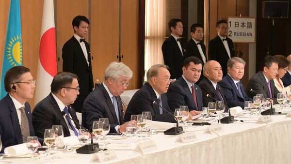 Нурсултан Назарбаев на встрече с представителями деловых кругов Японии - Sputnik Казахстан