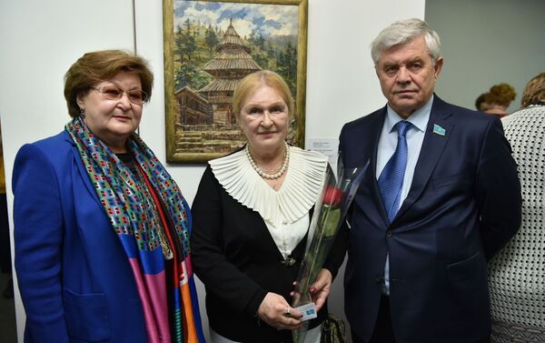 Выставка известной российской художницы Татьяны Вавржиной Любовь без границ открылась в Нур-Султане - Sputnik Казахстан