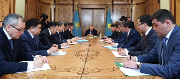 Нурсултан Назарбаев провел первое совещание Нурсултан Назарбаев провел первое совещание - Sputnik Казахстан